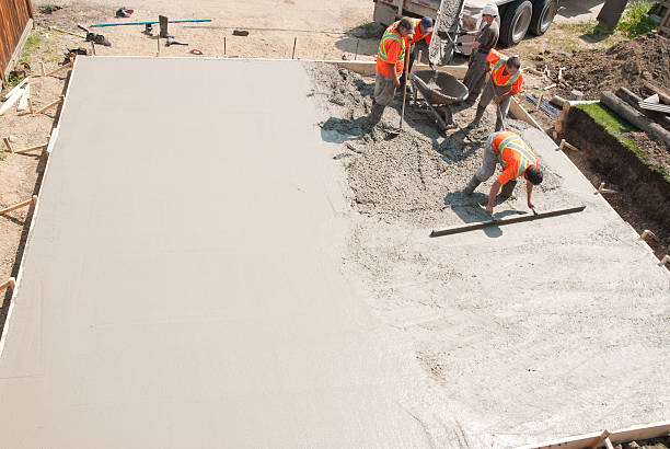 Best Concrete Sidewalk Installation  in Laguna Beach, CA